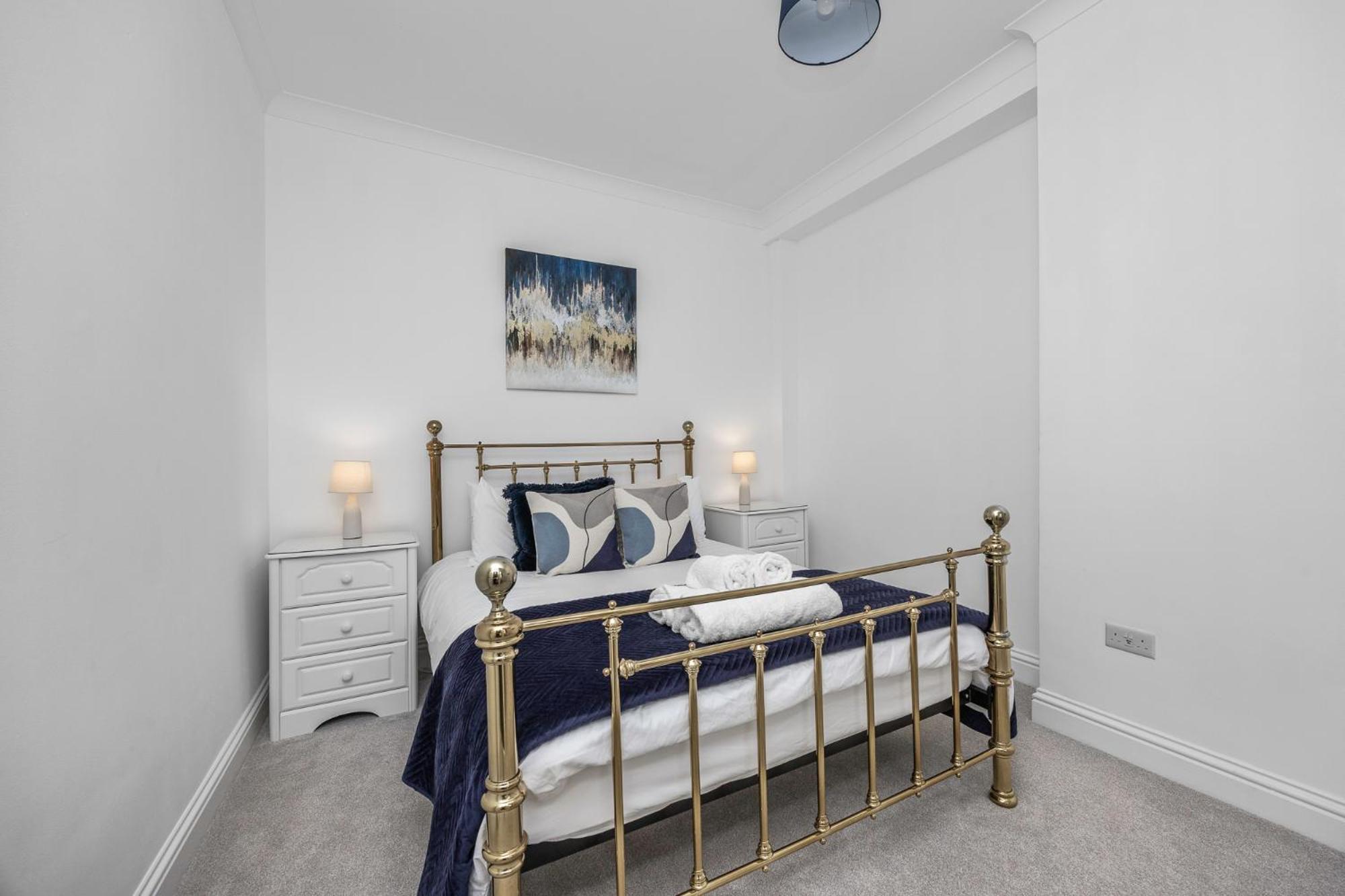 2 Bedroom Flat - With King Sized Beds, Netflix And Sky - Perfect For Contractors, Vacation Guests Or Those Relocating Appartement *