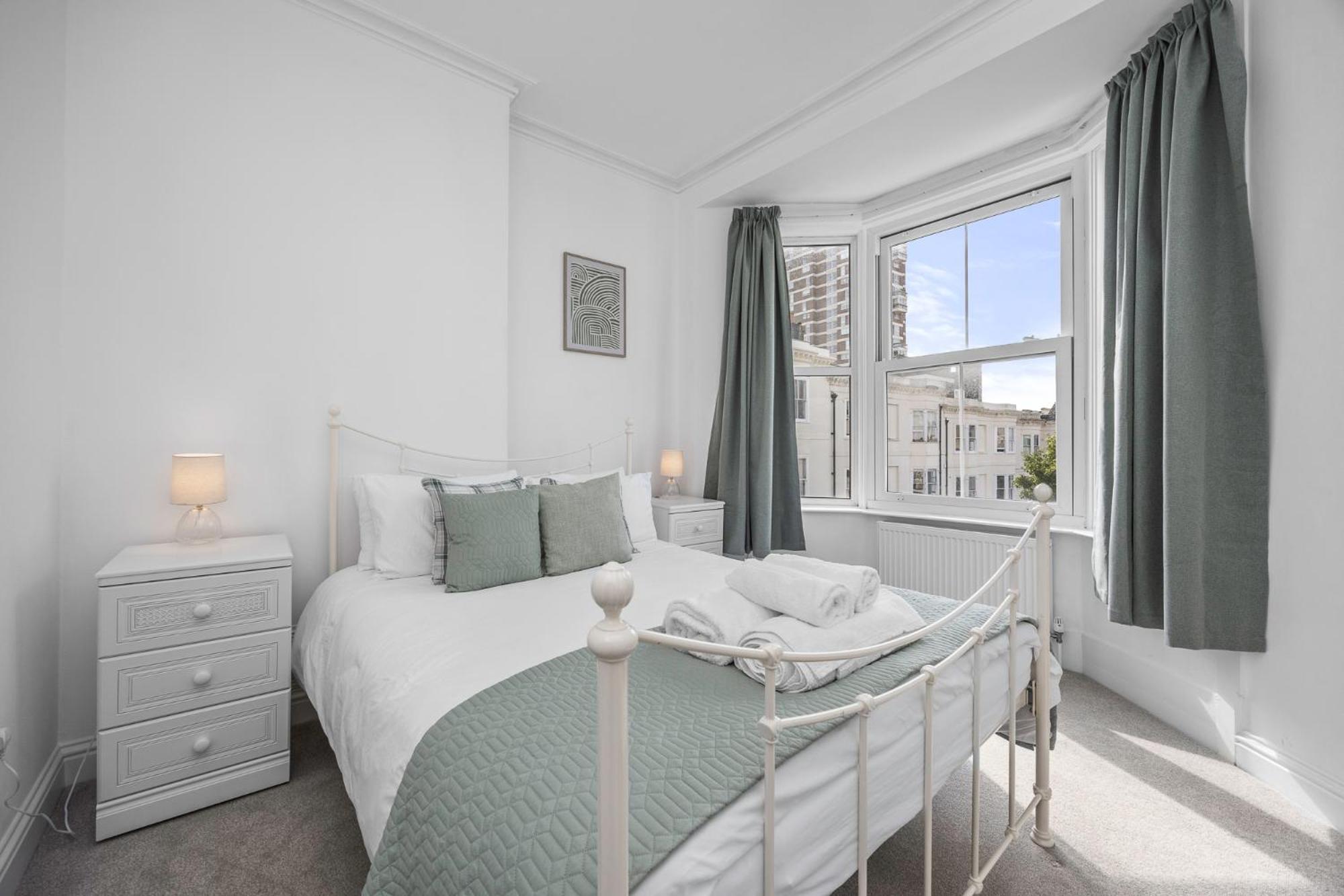Appartement 2 Bedroom Flat - With King Sized Beds, Netflix And Sky - Perfect For Contractors, Vacation Guests Or Those Relocating *