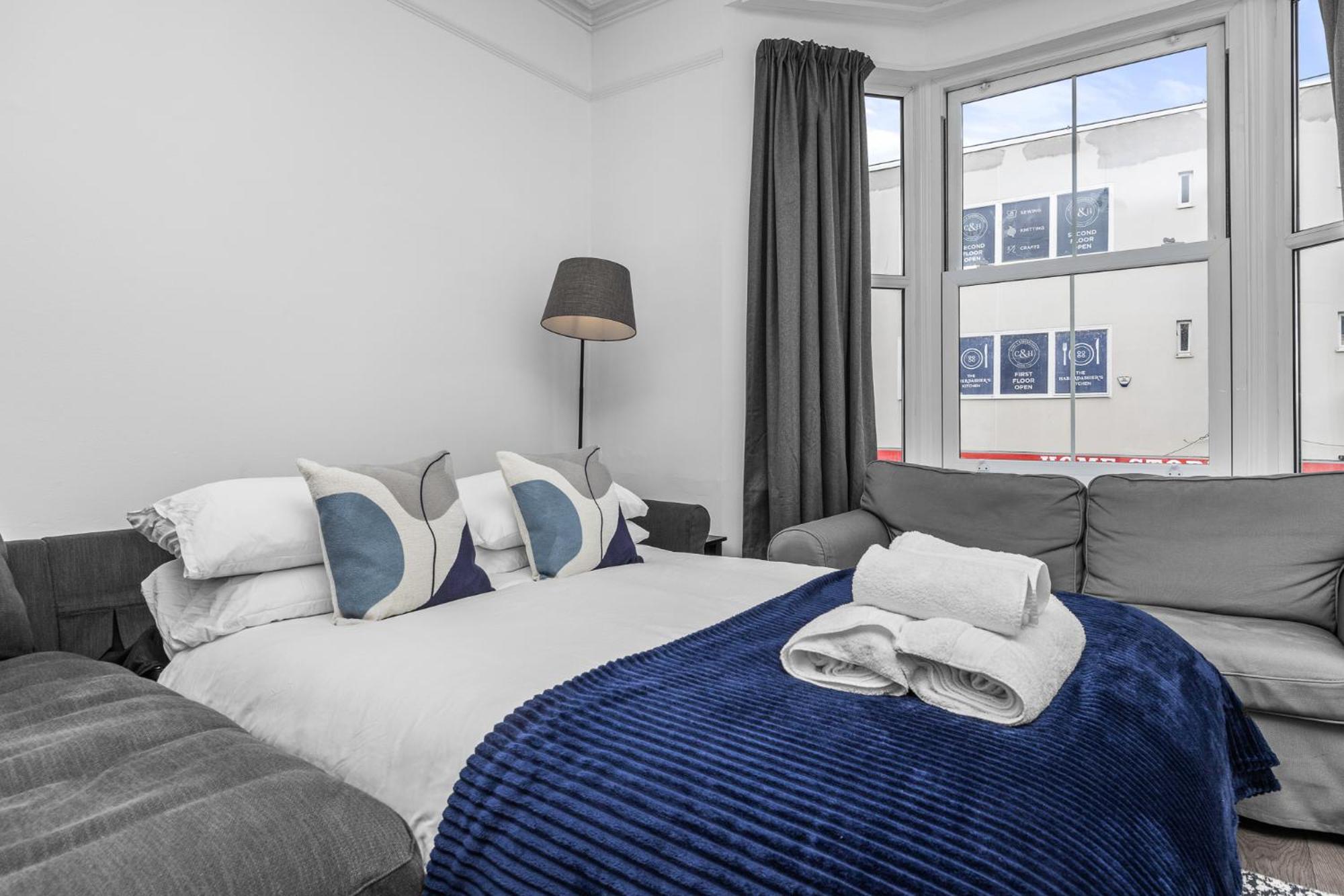 Appartement 2 Bedroom Flat - With King Sized Beds, Netflix And Sky - Perfect For Contractors, Vacation Guests Or Those Relocating Hove