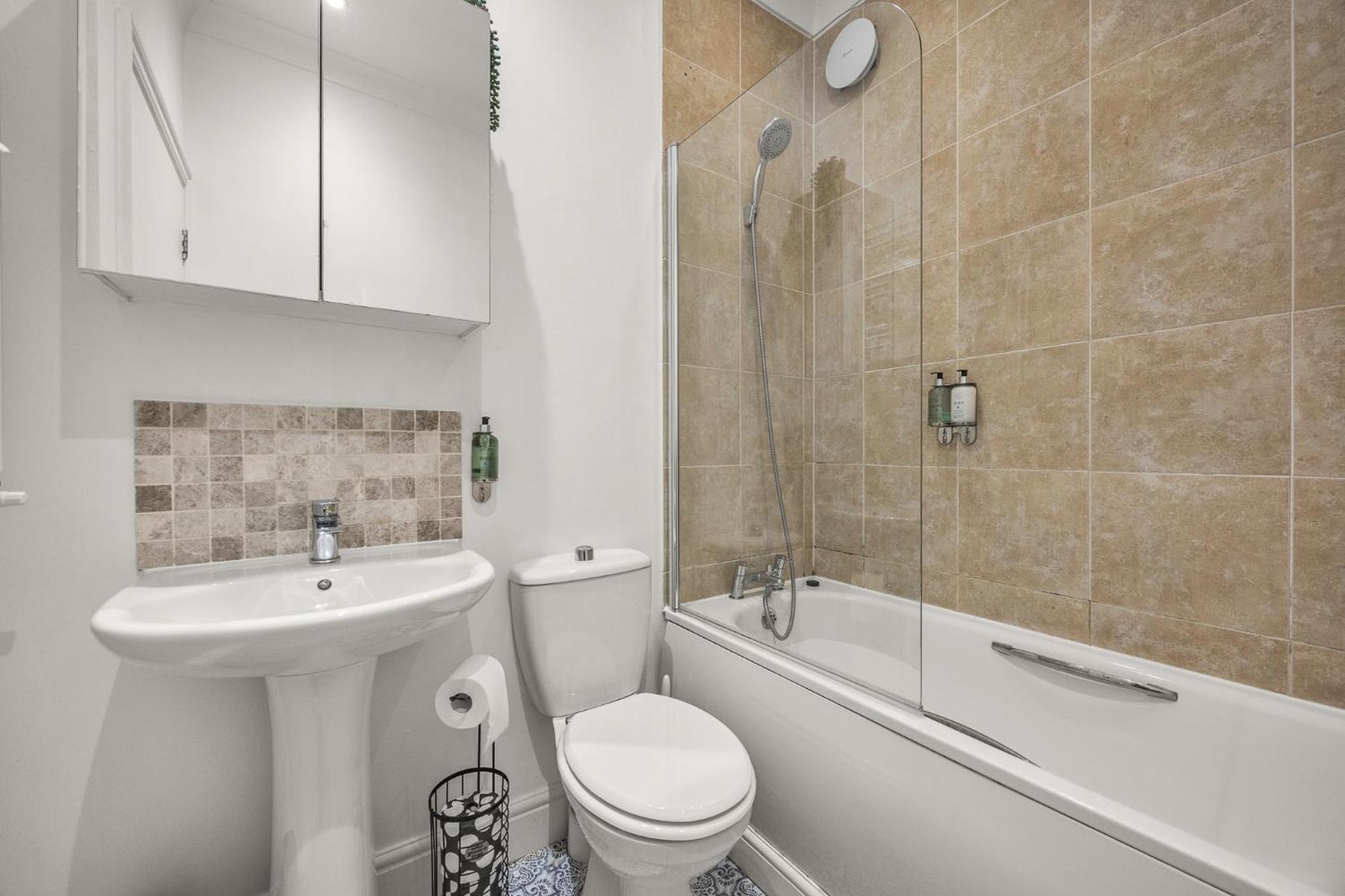 Appartement 2 Bedroom Flat - With King Sized Beds, Netflix And Sky - Perfect For Contractors, Vacation Guests Or Those Relocating Hove