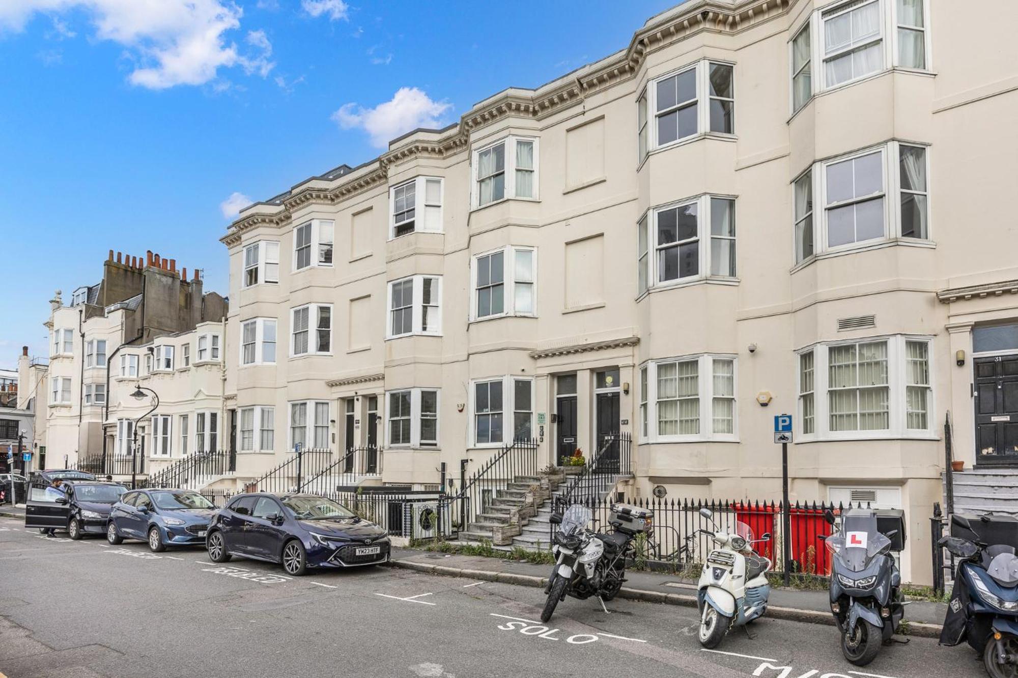 2 Bedroom Flat - With King Sized Beds, Netflix And Sky - Perfect For Contractors, Vacation Guests Or Those Relocating Appartement