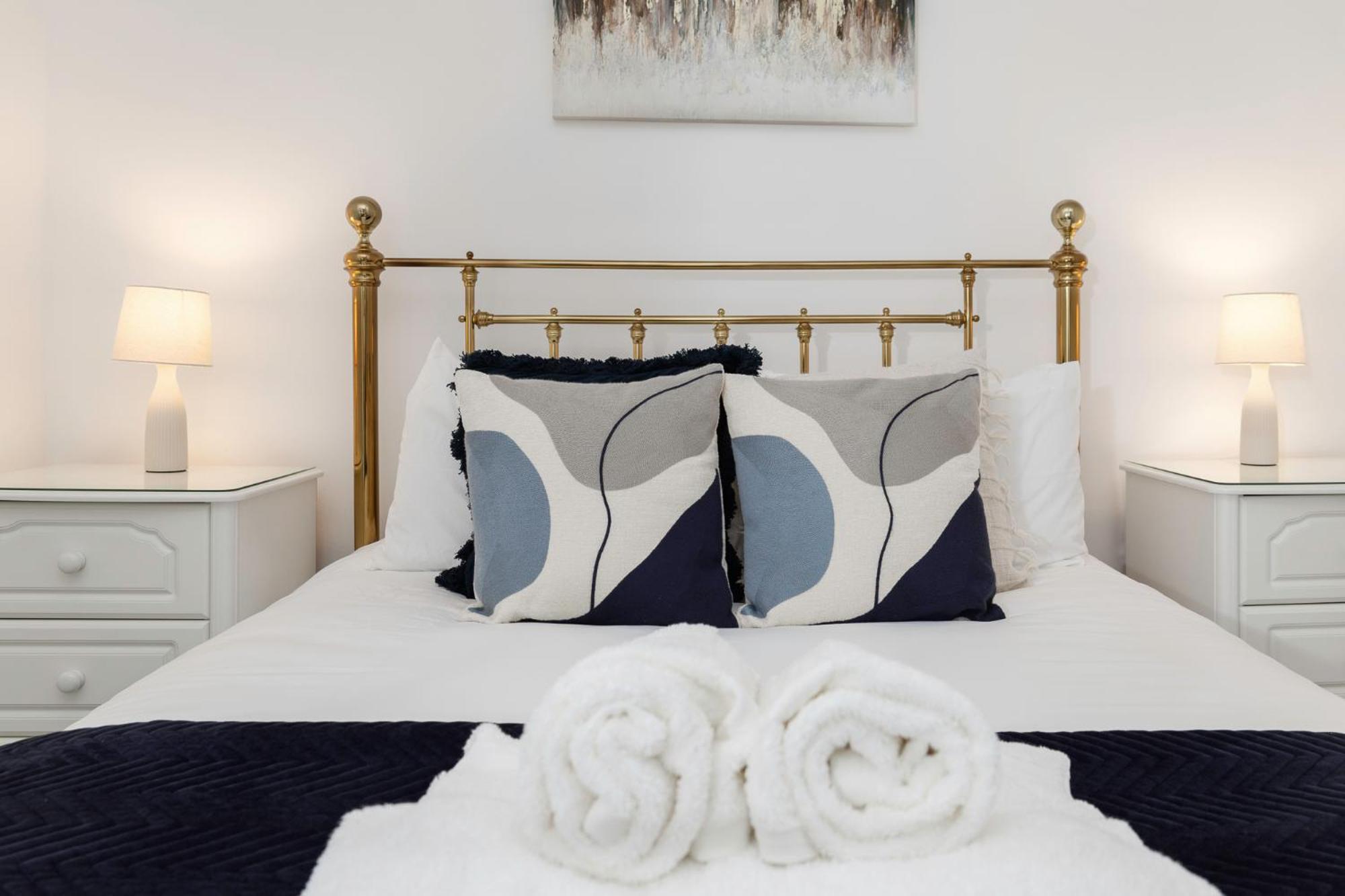 Appartement 2 Bedroom Flat - With King Sized Beds, Netflix And Sky - Perfect For Contractors, Vacation Guests Or Those Relocating