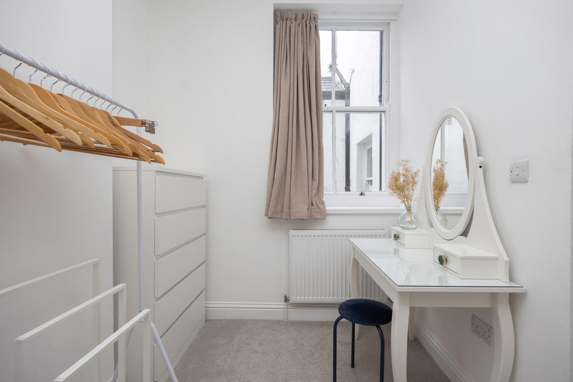Appartement 2 Bedroom Flat - With King Sized Beds, Netflix And Sky - Perfect For Contractors, Vacation Guests Or Those Relocating